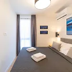 Апартаменти Luxury Sun Garden By Belmont Realty *