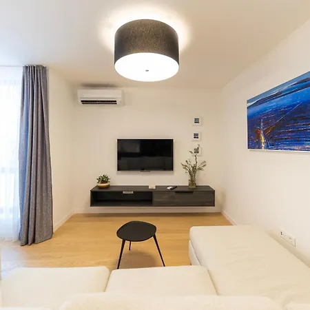 Διαμέρισμα Luxury Sun Garden By Belmont Realty