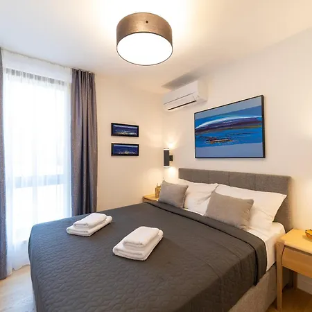 Апартаменти Luxury Sun Garden By Belmont Realty *