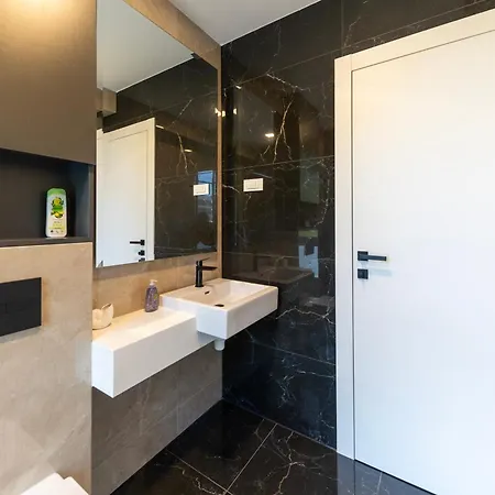 Luxury Sun Garden By Belmont Realty Διαμέρισμα