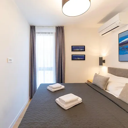 Апартаменти Luxury Sun Garden By Belmont Realty *