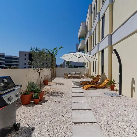 Luxury Sun Garden By Belmont Realty Апартаменти *