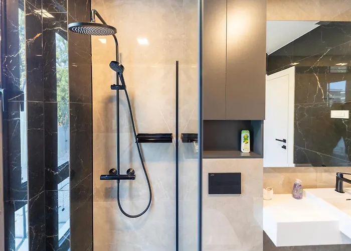 Lägenhet Luxury Sun Garden By Belmont Realty