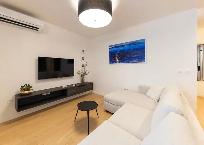 Luxury Sun Garden By Belmont Realty *